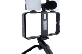 Mini tripod AY-49X-2 sa LED svetlima i mikrofonom crni