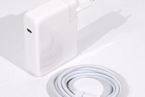 Punjac za laptop Apple 140W MagSafe 3 HQ JC