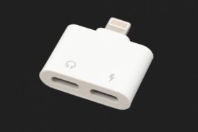 Adapter za slusalice i punjenje W5 iPhone lightning beli