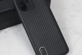 Torbica Carbon Stripe za Xiaomi Redmi A1 crna