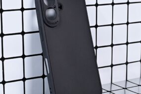 Torbica 3D Camera za iPhone 16 6.1 crna