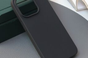 Torbica silikonska Skin za iPhone 15 Pro 6.1 mat crna