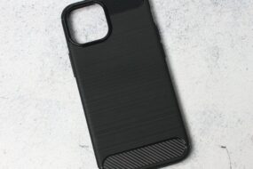Torbica Defender Safeguard za iPhone 13 Mini 5.4 crna