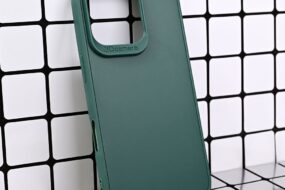 Torbica 3D Camera za iPhone 16 Pro 6.3 tamno zelena
